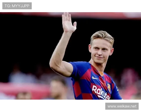 德容与卡马文加：中场潜力及成长轨迹对比分析