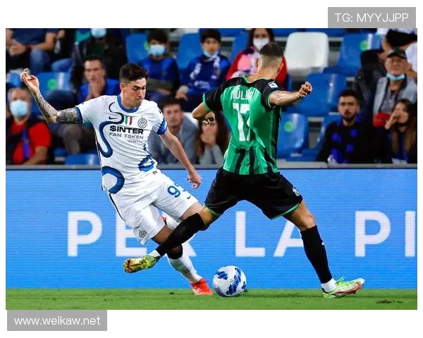 斯通斯与巴斯托尼：出球型中卫的战术路径对比