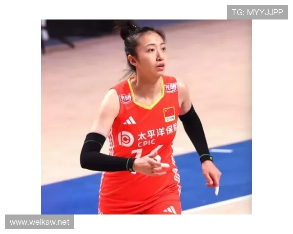 丁霞训练完直接拎爱马仕去夜店？